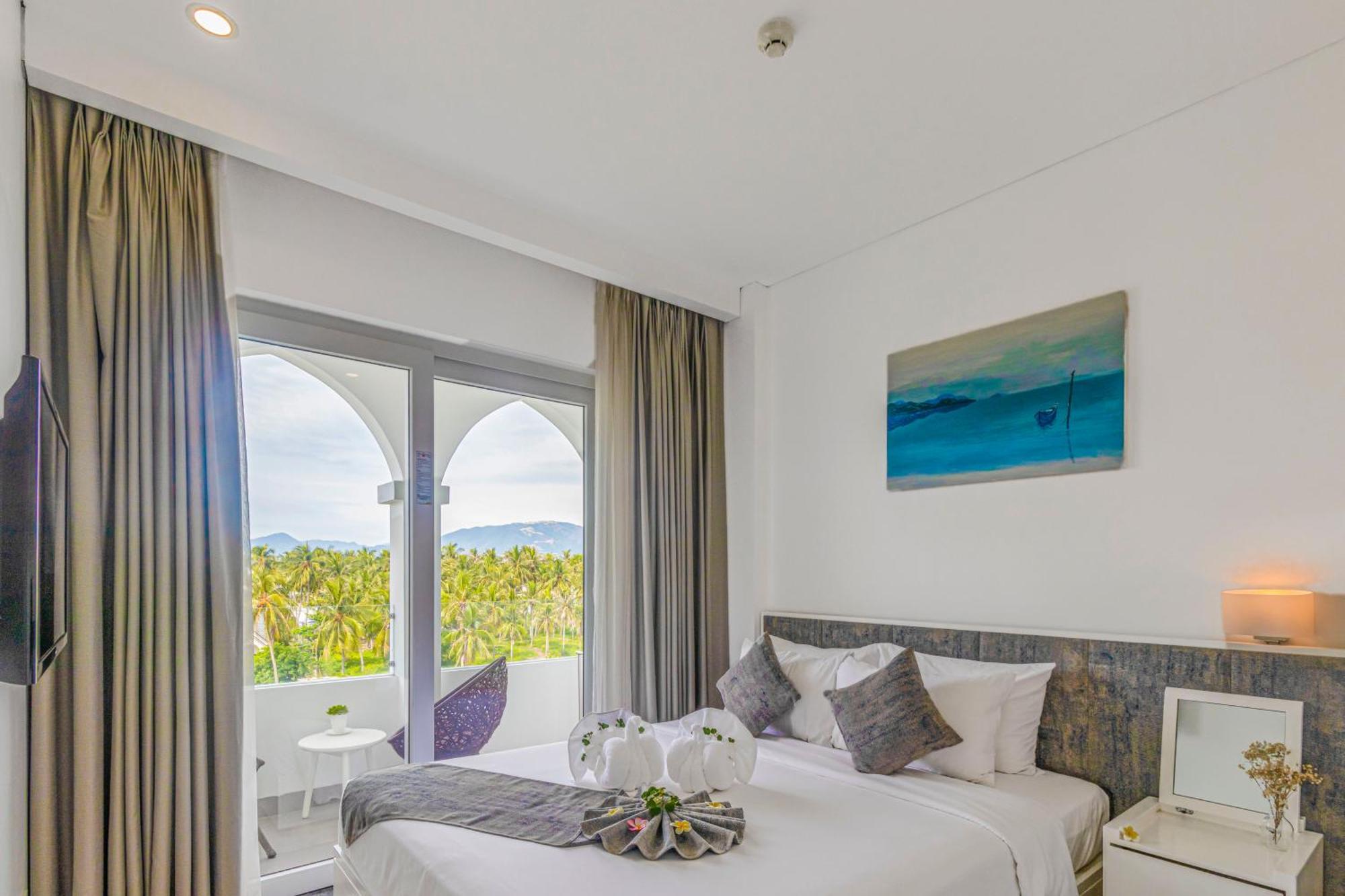 Kubera King Suite